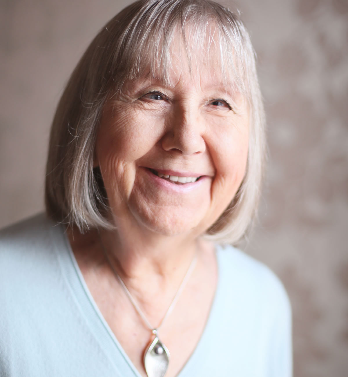 Author returns to historic hotel that inspired her novel